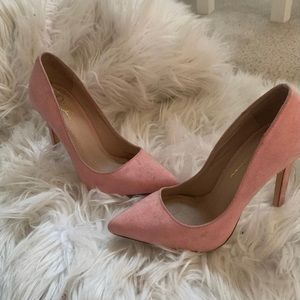 Pink classy pointed toe heels